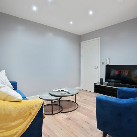 Stylish Modern Home In シェフィールド エクステリア 写真