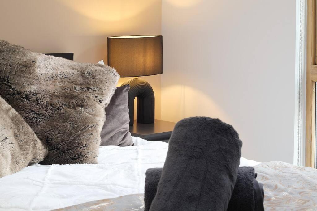 Stylish Modern Home In シェフィールド エクステリア 写真