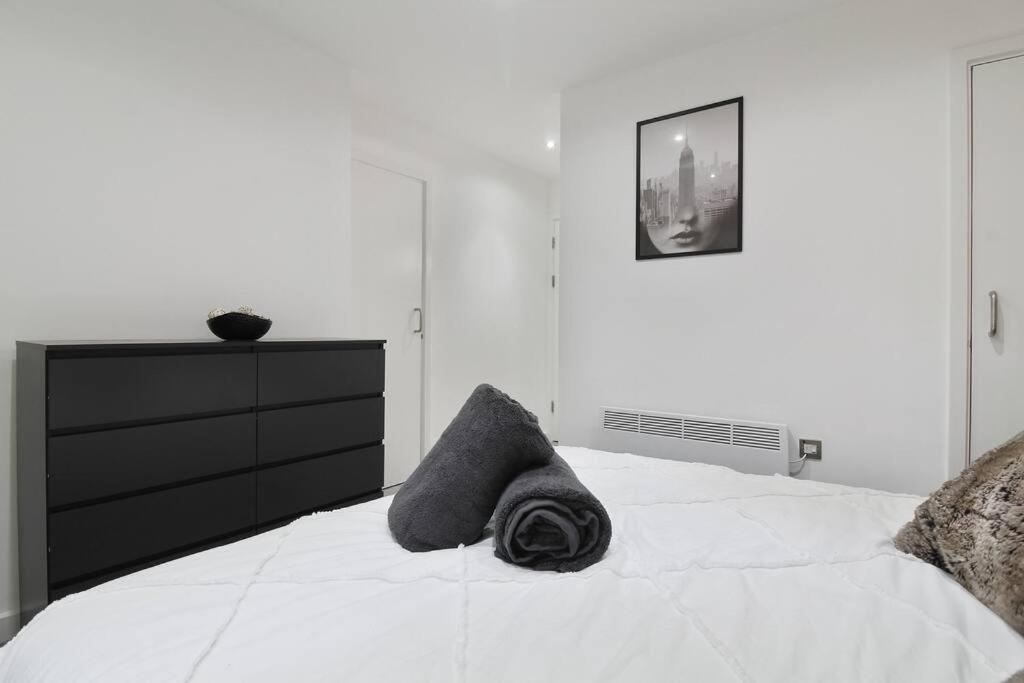 Stylish Modern Home In シェフィールド エクステリア 写真